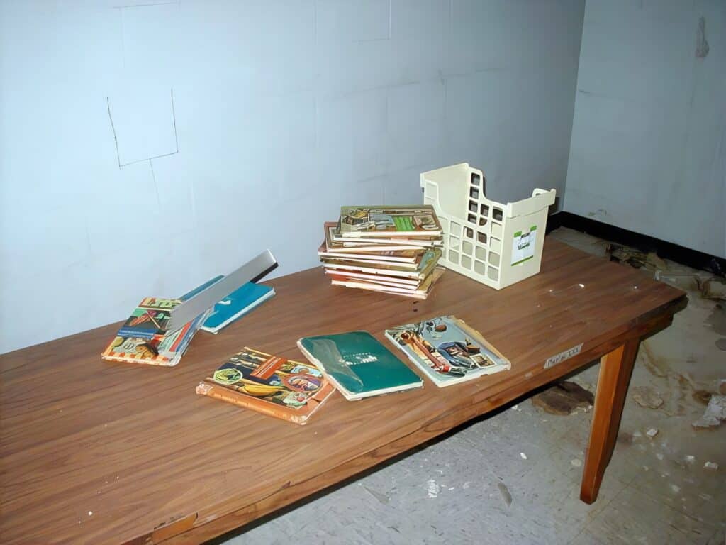 Forgotten Florida - Urbex of Glenridge Middle School 6 Glenridge Middle School Urbex Florida 6