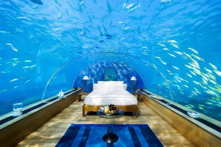 Poseidon Underwater Resort hotel in Fiji 4