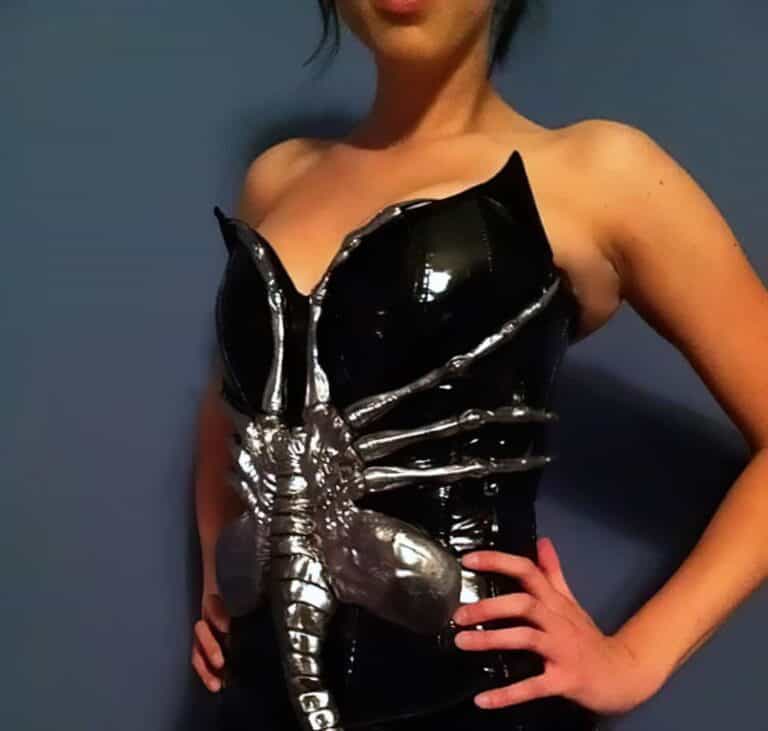 facehugger corset header enlarged