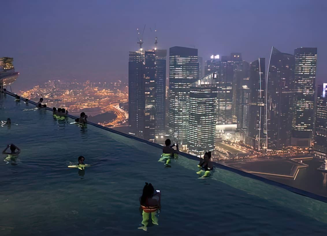 infinity pool marina bay sands in singapore