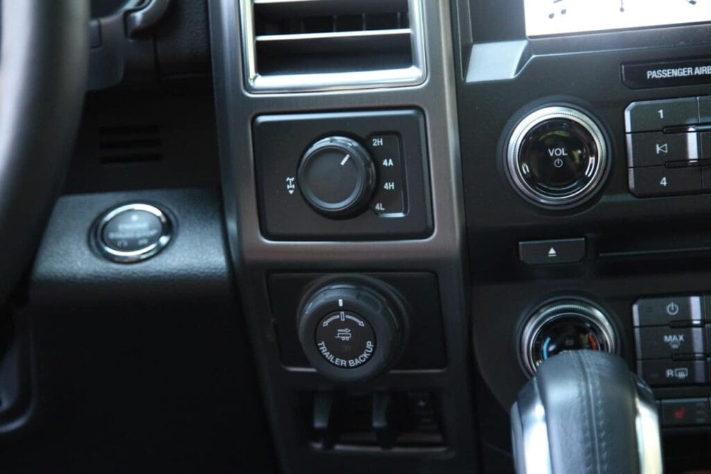 Big & Luxurious: 2016 Ford F150 Limited Review 6 2016 Ford F150 Limited Review 9