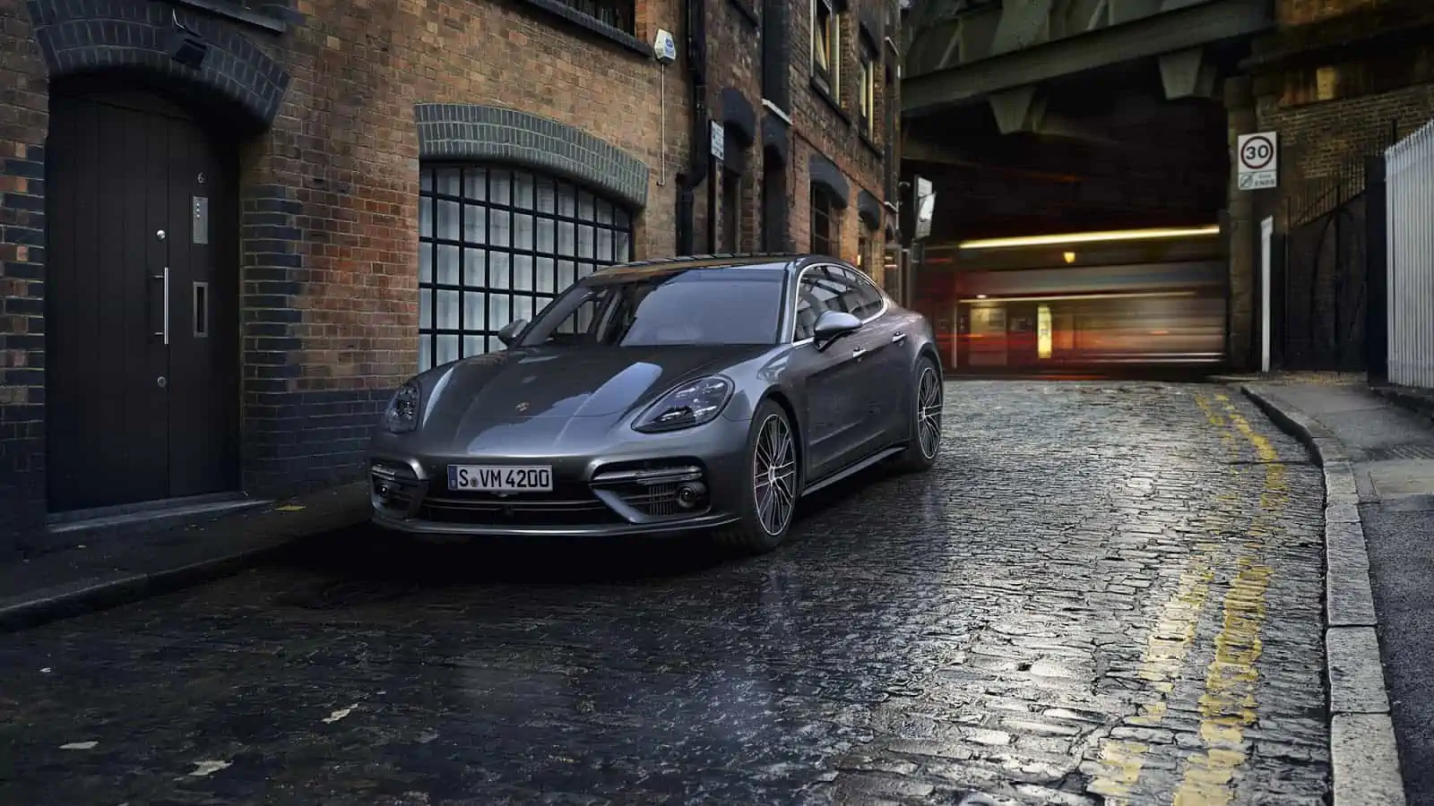 2017 Porsche Panamera 1