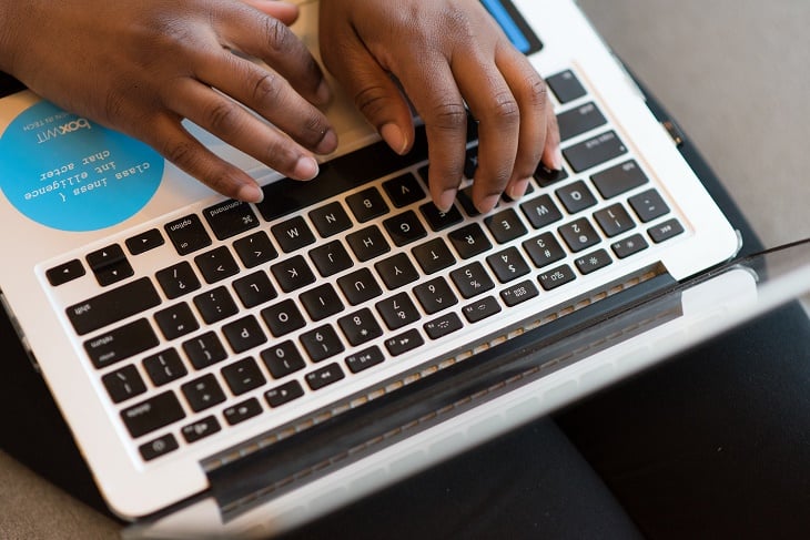 5 Reasons Why You Should Use Chat Rooms To Find Your Next