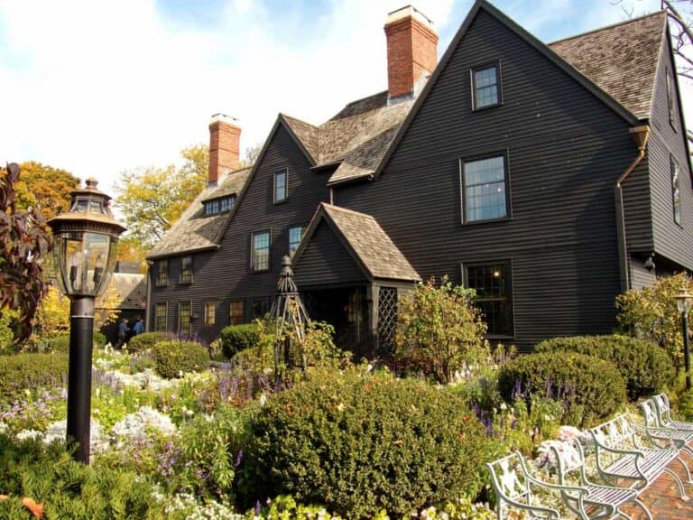 house in salem