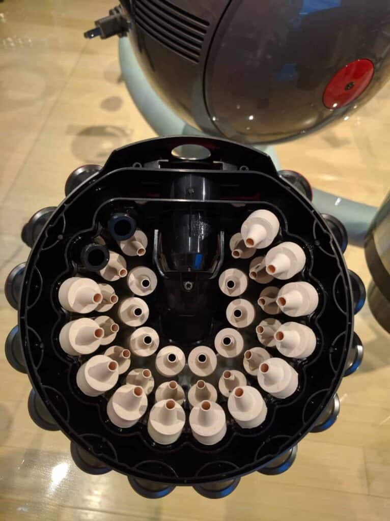 Dyson Cinetic Big Ball Vacuum Cleaner Review 6 Dyson Cinetic Big Ball Vacuum Review 8