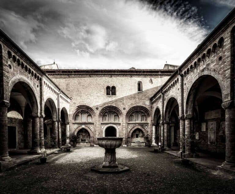 italy courtyard