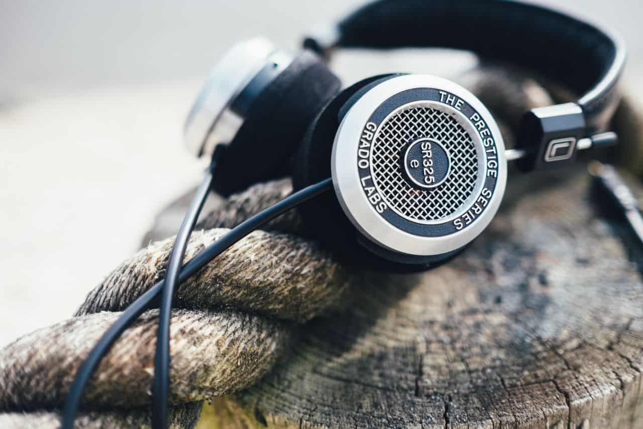 headphones wooden stump