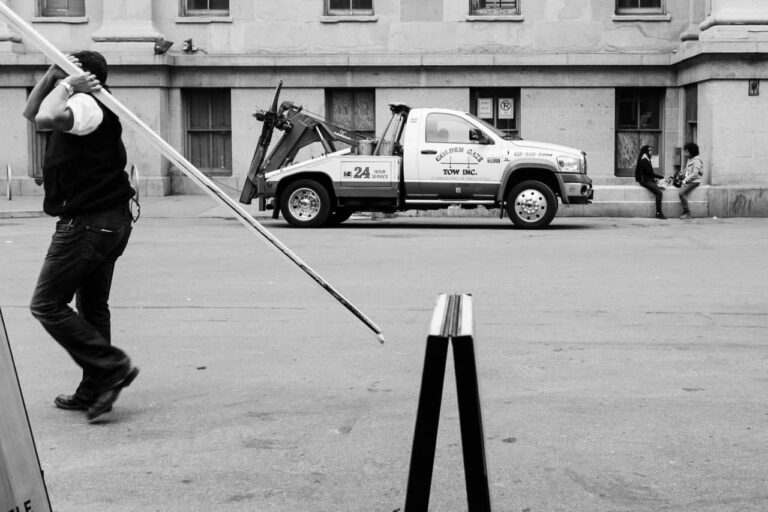 tow truck black white