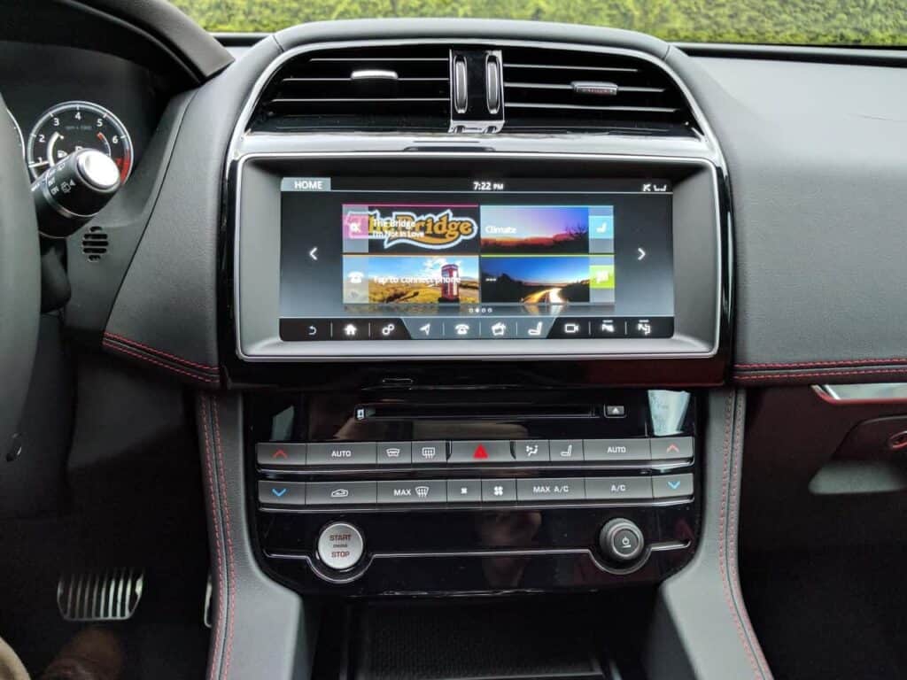 2017 Jaguar F Pace Review 9