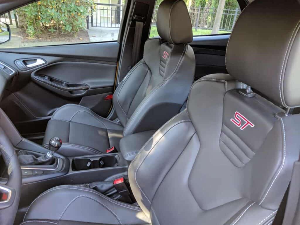 2017 Ford Focus ST Review 8