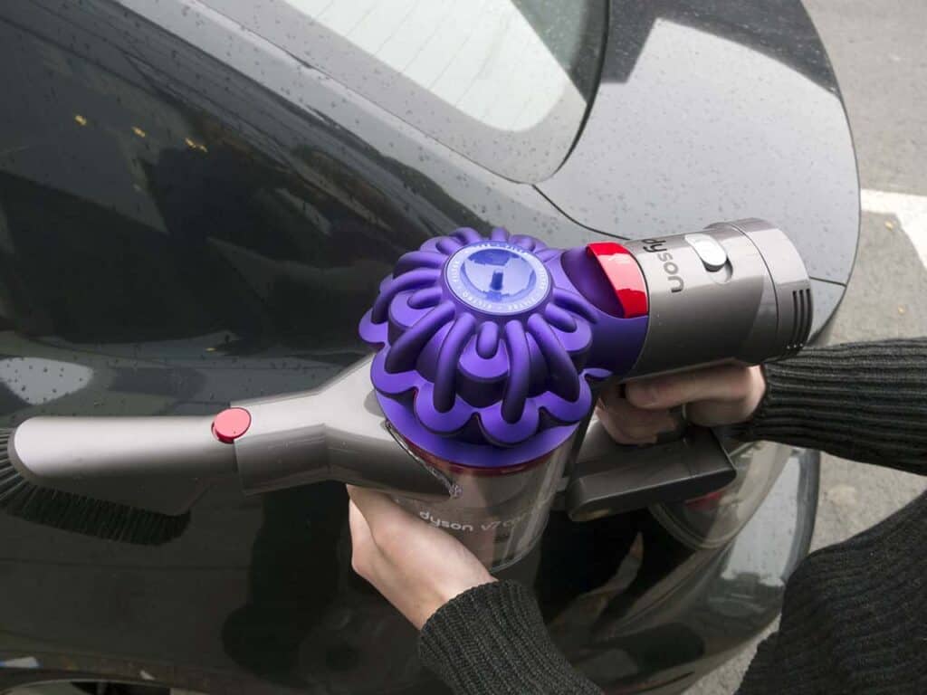 Dyson V7 Vacuum For Cars + Boats, Reviewed