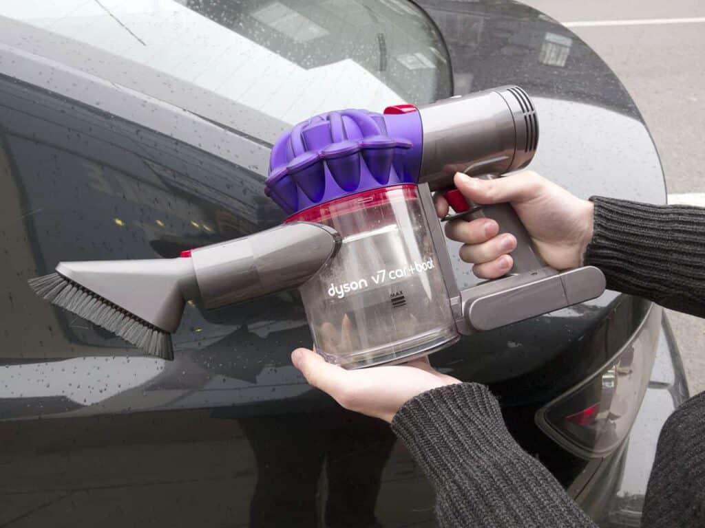 Dyson V7 Vacuum For Cars + Boats, Reviewed