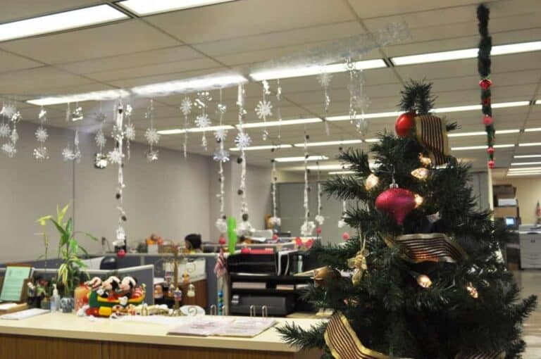 office holiday decor