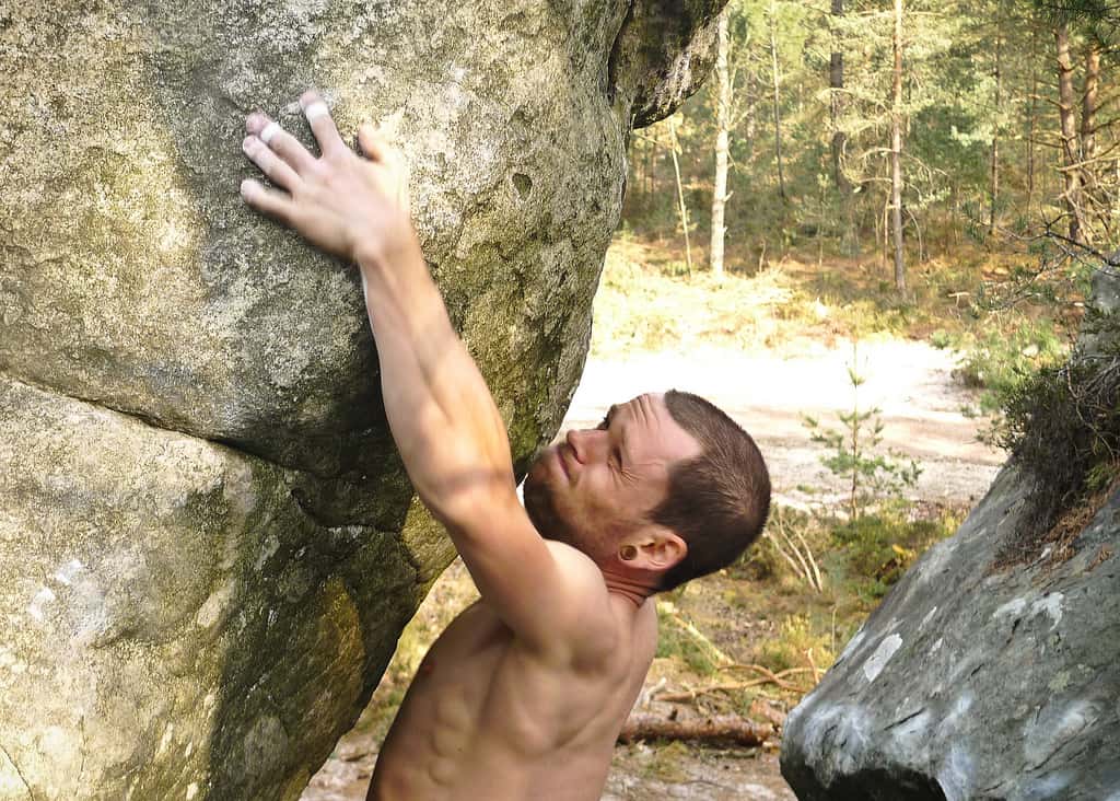 man bouldering france