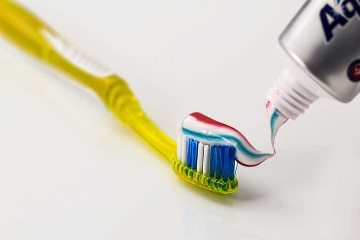 toothbrush white smile e1523232392834