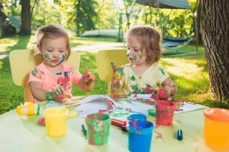 daughters playing paint