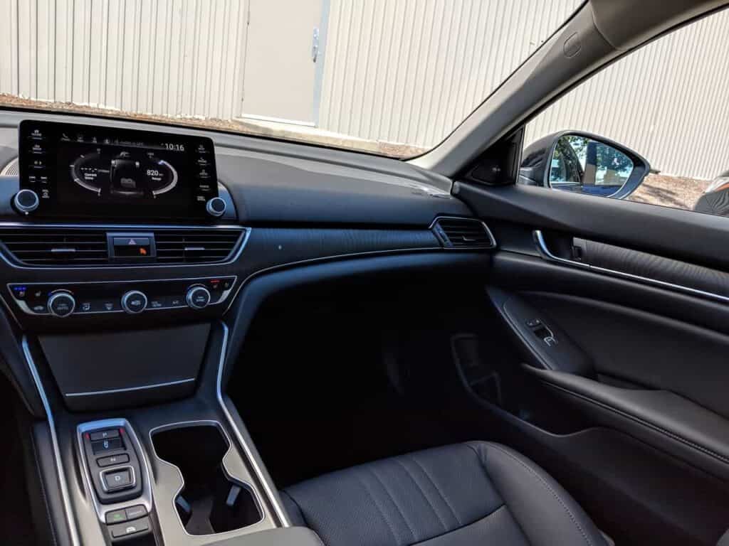 2018 Honda Accord Hybrid Review 10