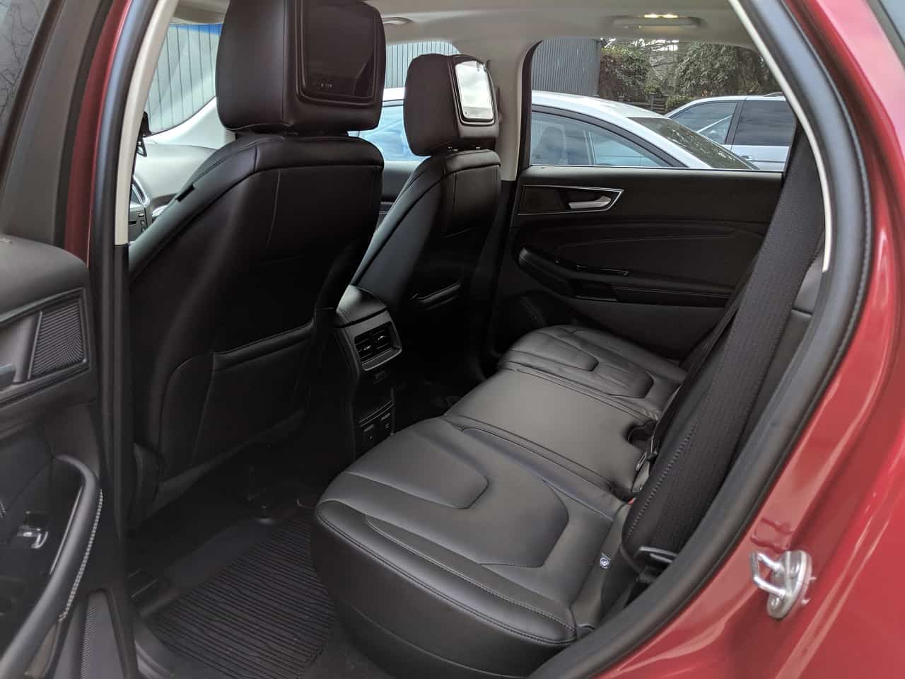 2019 Ford Edge Review 9