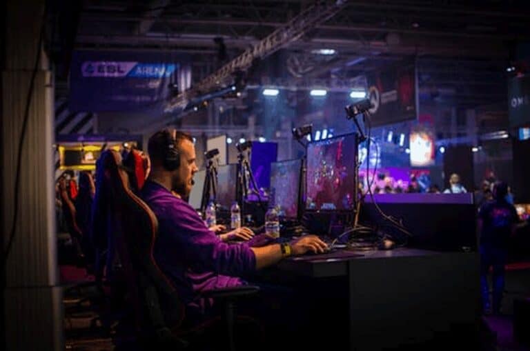 nerd playing game