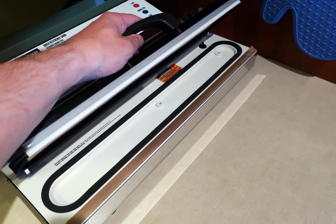 Hands On: Weston PRO-2300 Vacuum Sealer Review 5 weston pro 2300 vacuum sealer02