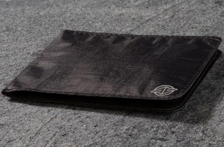 Stealth Razor Thin Wallet 1