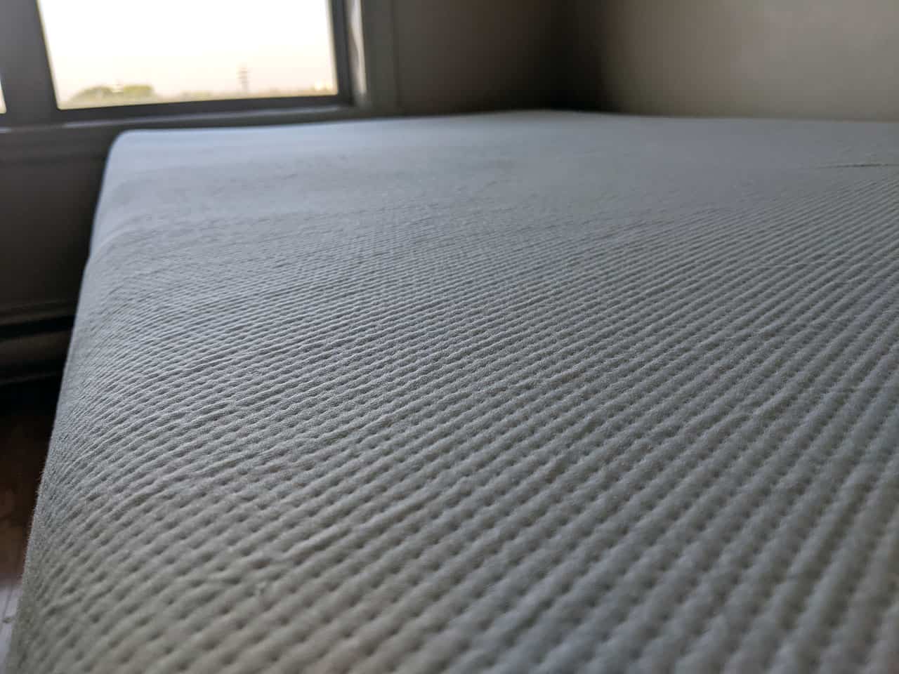Helix's Midnight Mattress: A Hybrid of Comfort and Stability 3 helix midnight mattress02
