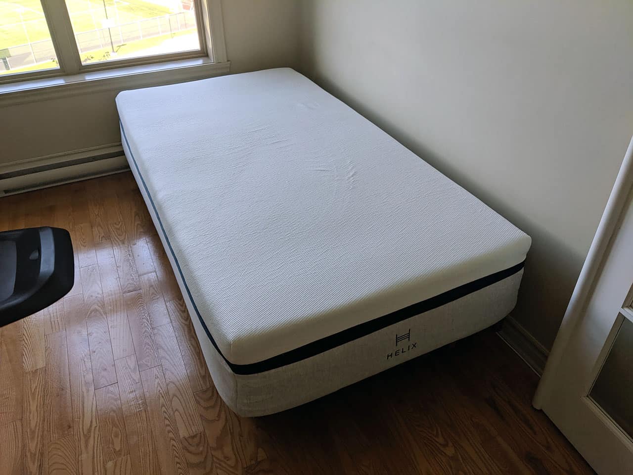 Helix's Midnight Mattress: A Hybrid of Comfort and Stability 2 helix midnight mattress04