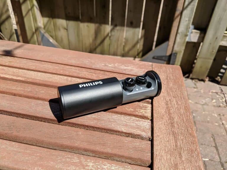 Philips Audio Sports ST702BK earbuds02