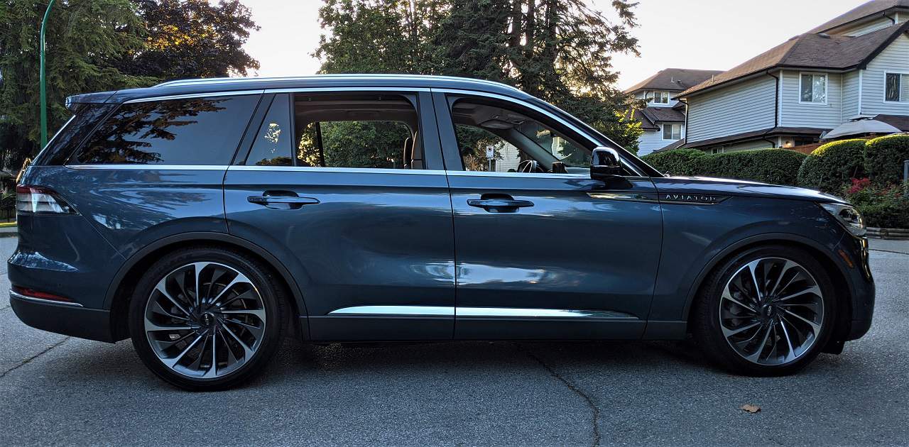 2020 Lincoln Aviator Review: Luxury At Its Finest 4 Aviator Side