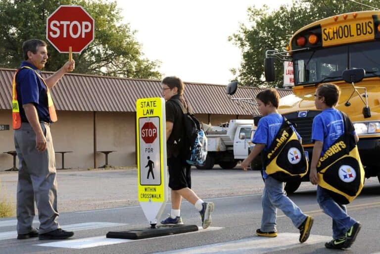 how much does a crossing guard make