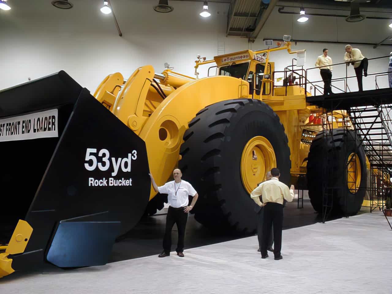 World's Biggest Construction Vehicles 5 LeTourneau L 2350 Front End Loader enlarged