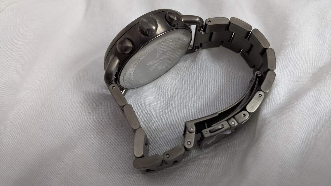 Nordgreen Pioneer Gunmetal Watch Review 3 Nordgreen Pioneer caseback