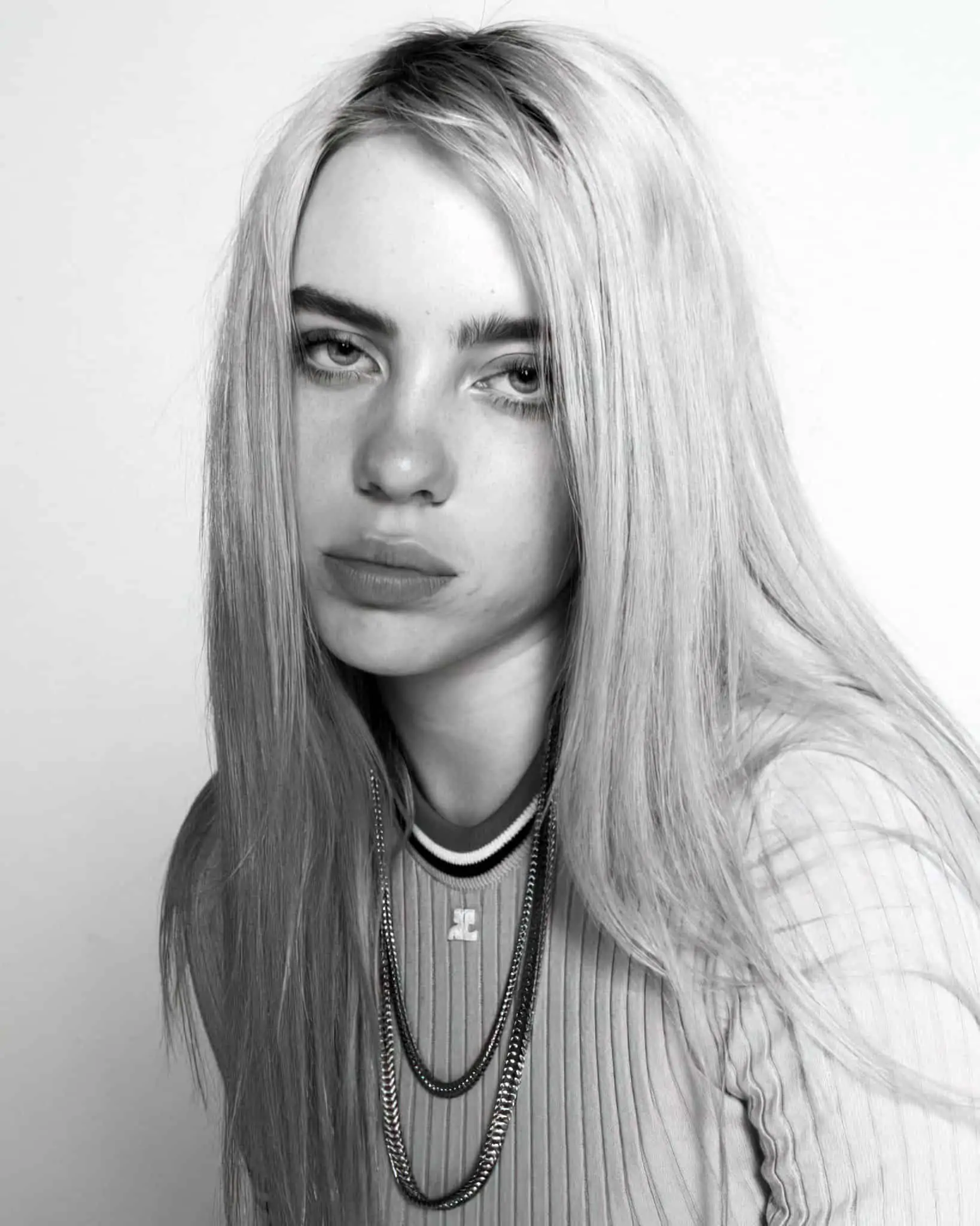 Billie Eilish Hot Photos Are Rare, Why Is That? 2 billie eilish cute black and white