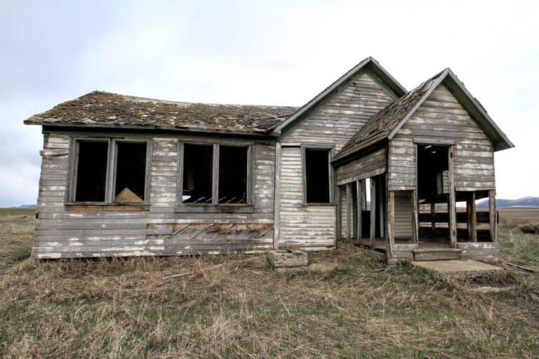 decaying old home