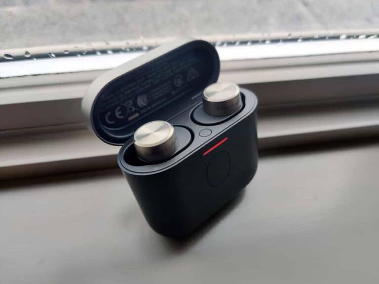 bowers and wilkins PI7 headphones charger