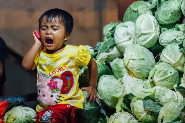 child using cellphone