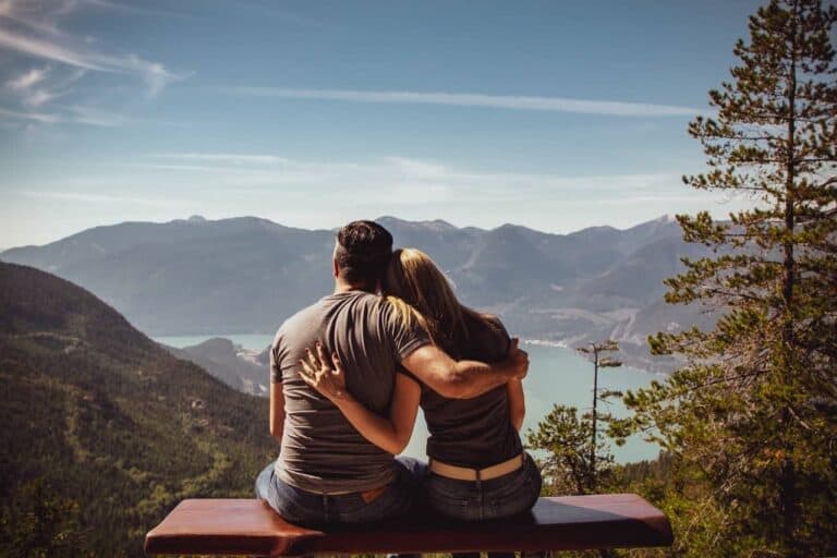 guy girl date scenic lake outdoors