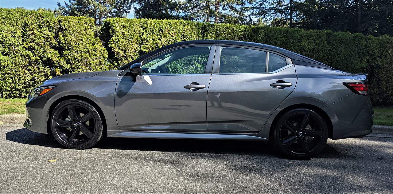 2021 Nissan Sentra SR 6MT Review 3 2021 Nissan Sentra SR side
