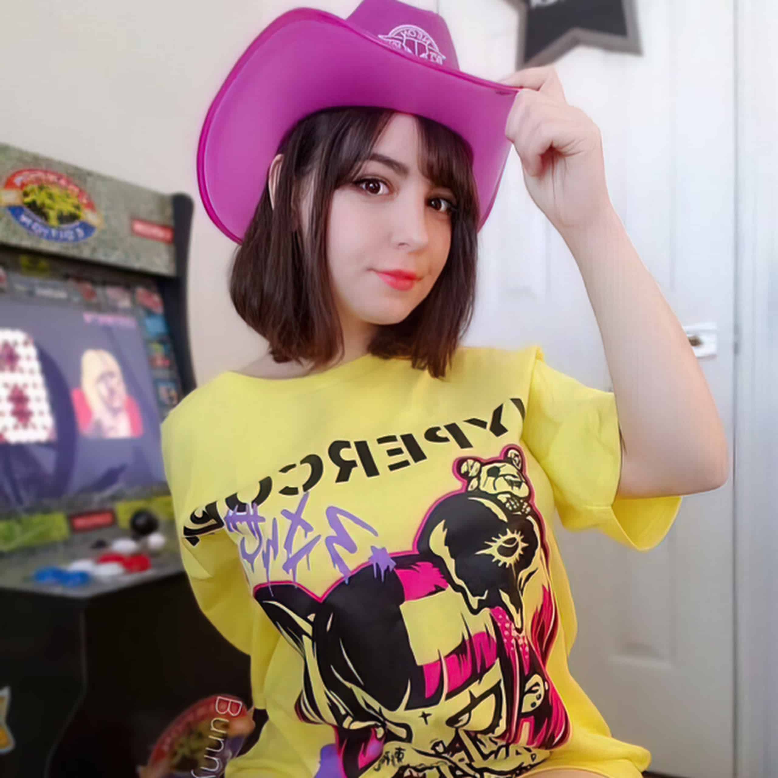 Bunny Ayumi pink cowboy hat