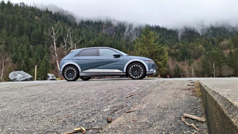 Ioniq 5 in mountains