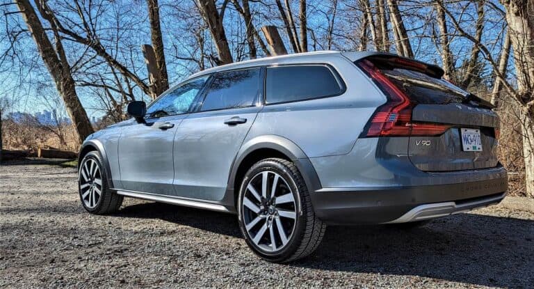 2022 Volvo V90 Cross Country B6 Review