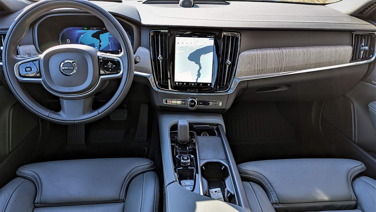 2022 Volvo V90 Cross Country B6 Review: The SUV Alternative 5 2022 Volvo V90 Cross Country Interior Review
