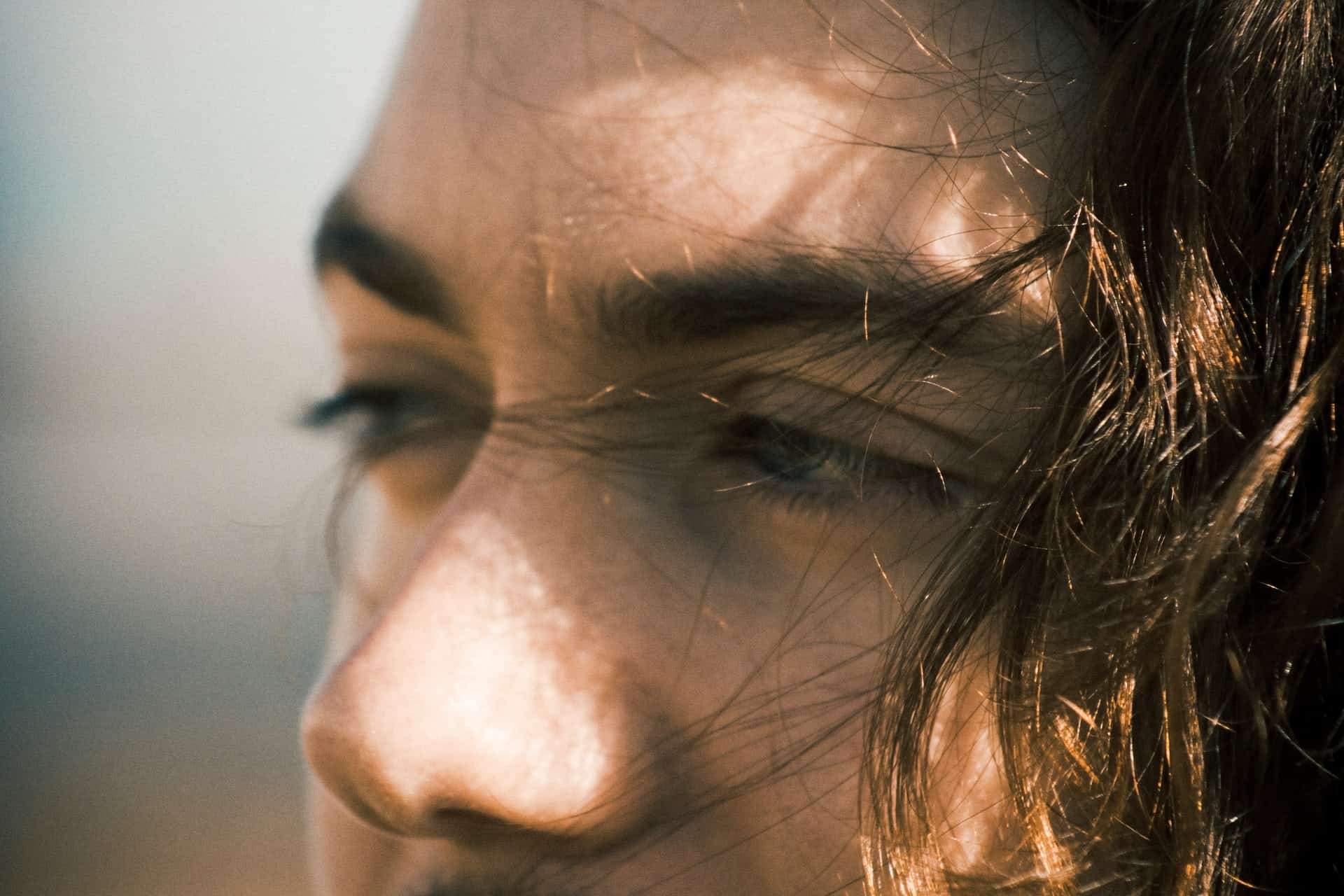 Signs She Wants to Kiss You 2 womans nose