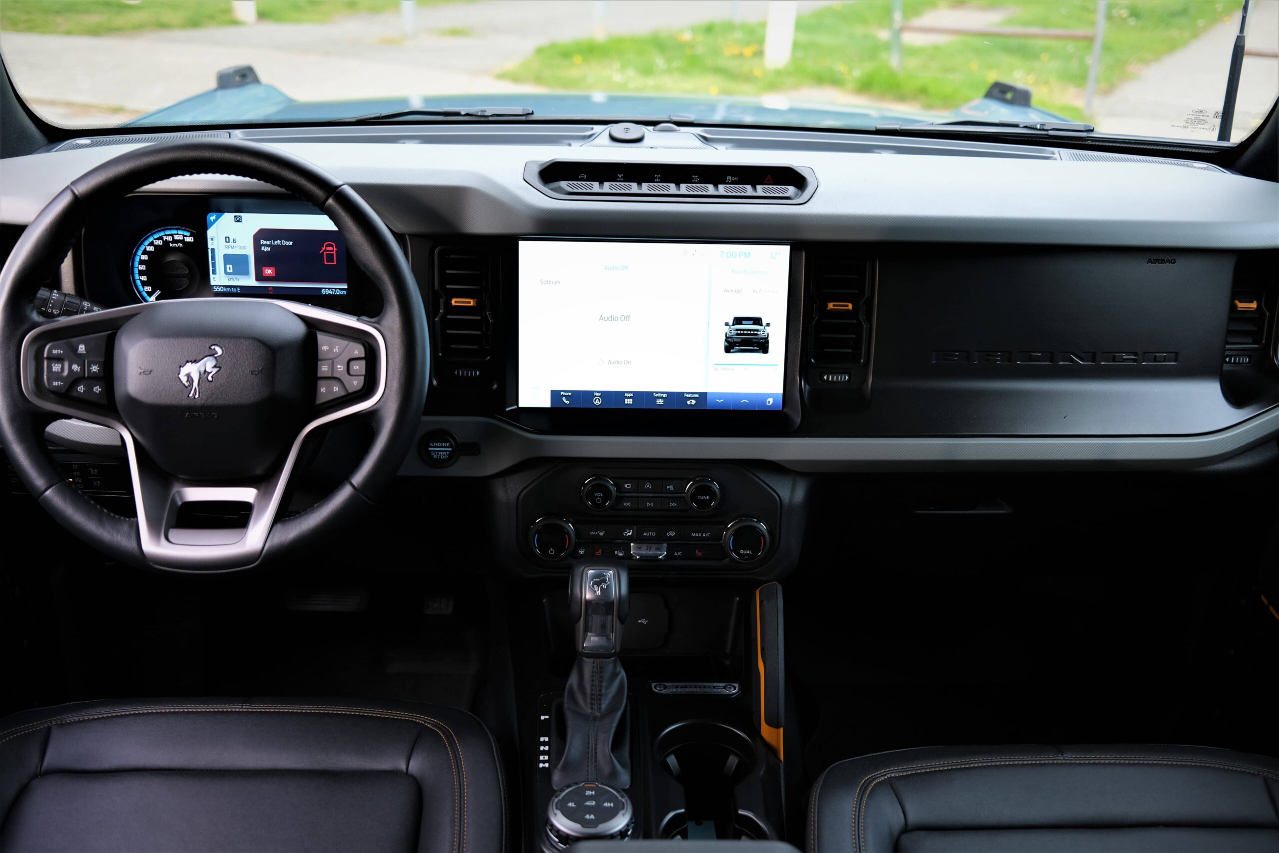 2022 Ford Bronco Badlands Review 3 2022 Ford Bronco Badlands Interior scaled