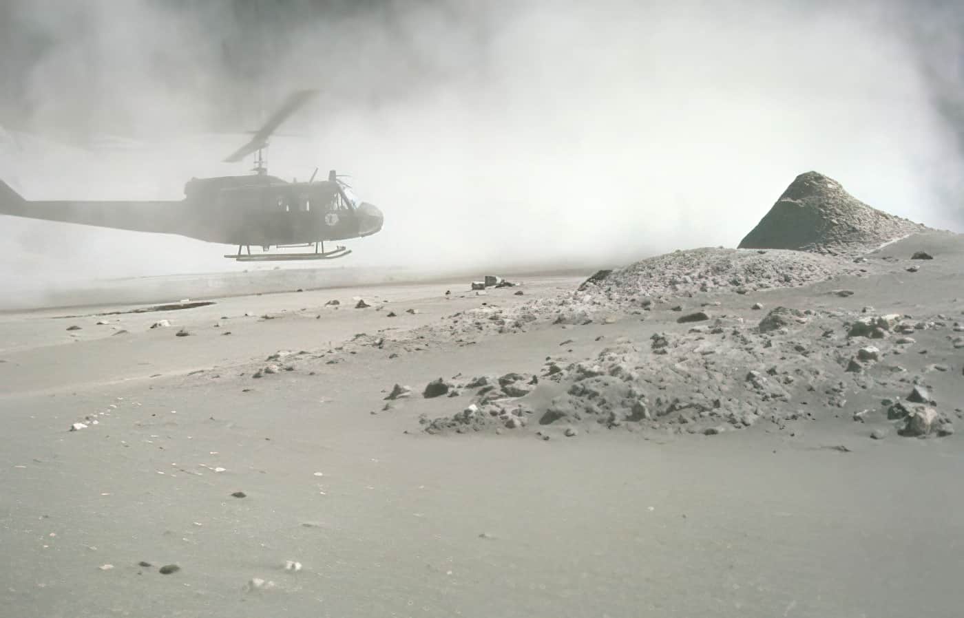 Death Defying Film: Robert Landsburg's Last Photos of Mount St. Helens Eruption 11 Death Defying Film Robert Landsburgs Last Photos of Mount St. Helens Eruption 10