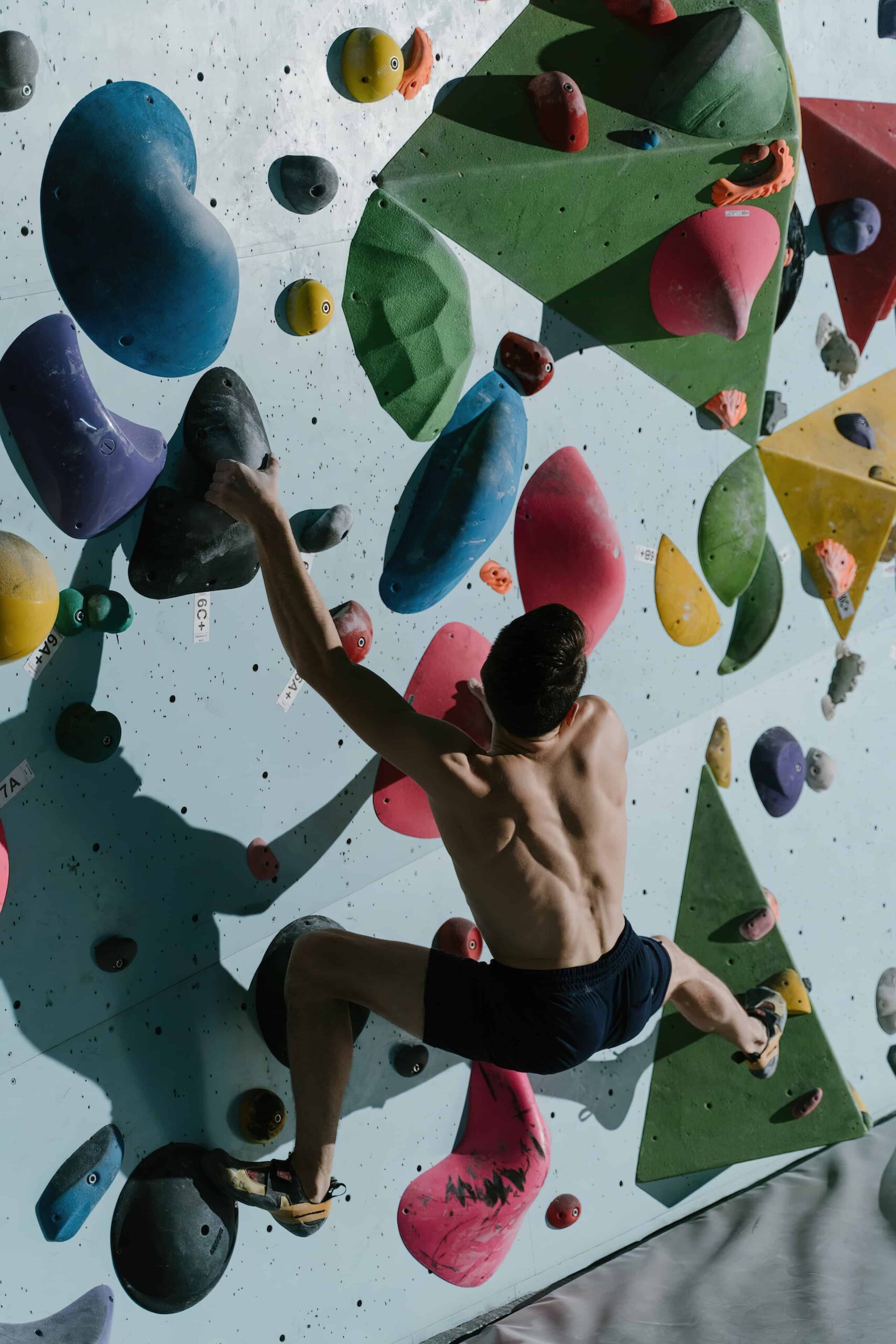 Indoor Bouldering: The Perfect Hobby for Men 2 man bouldering scaled