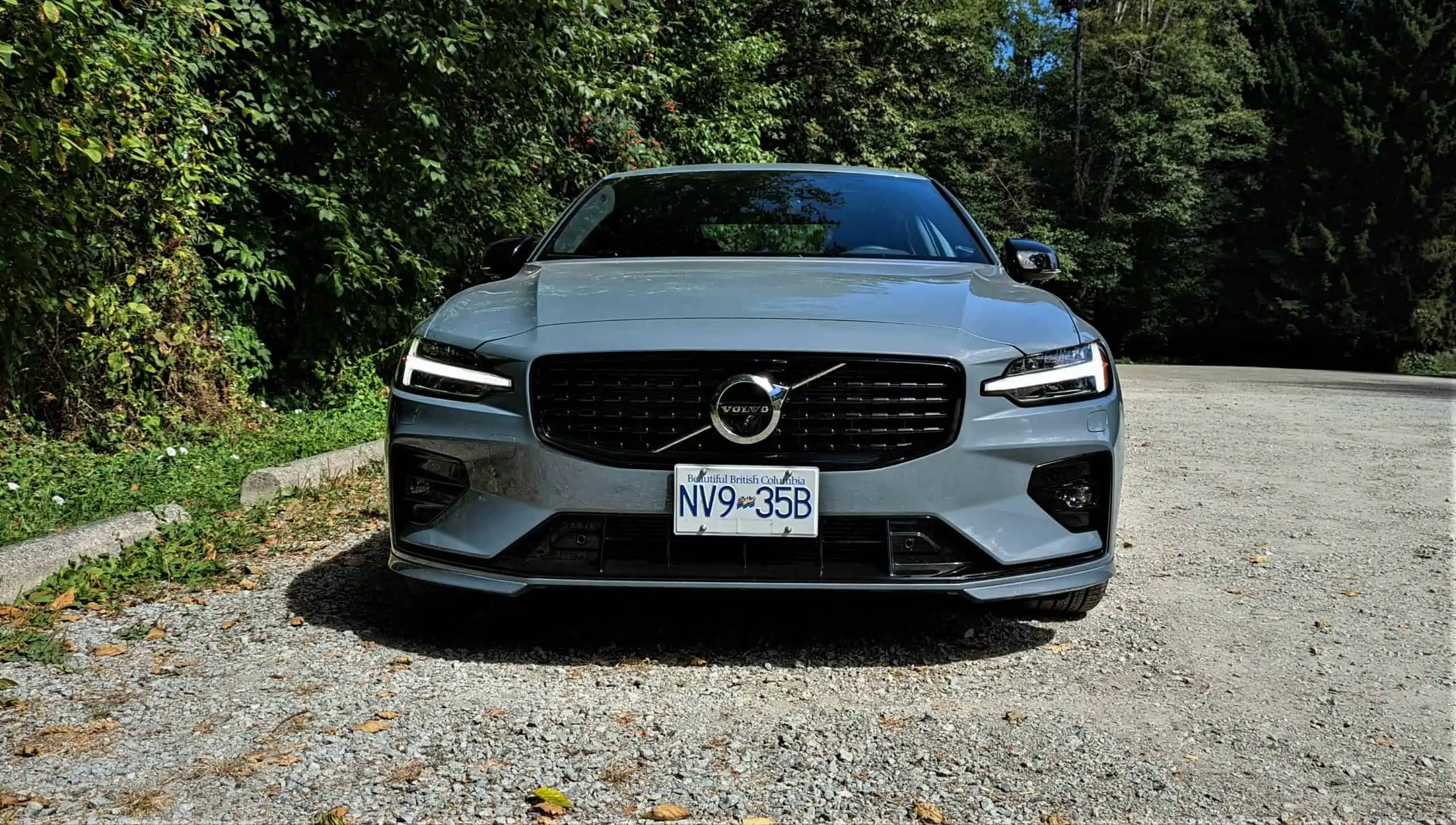 2022 Volvo S60 B5 AWD R-Design Review 2 2022 Volvo S60 B5 R Design Front scaled