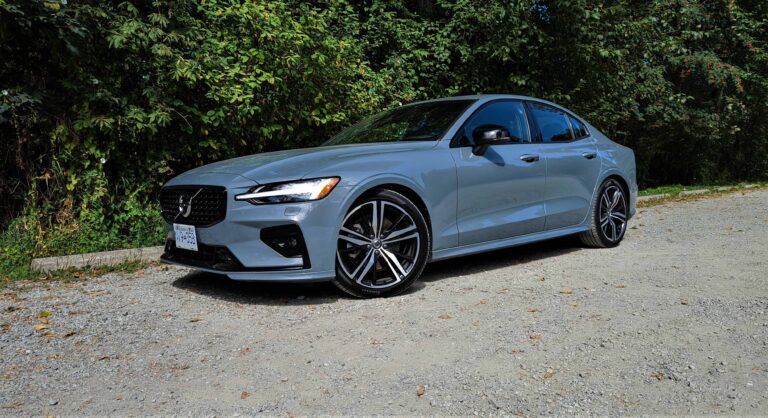 2022 Volvo S60 B5 R Design Review