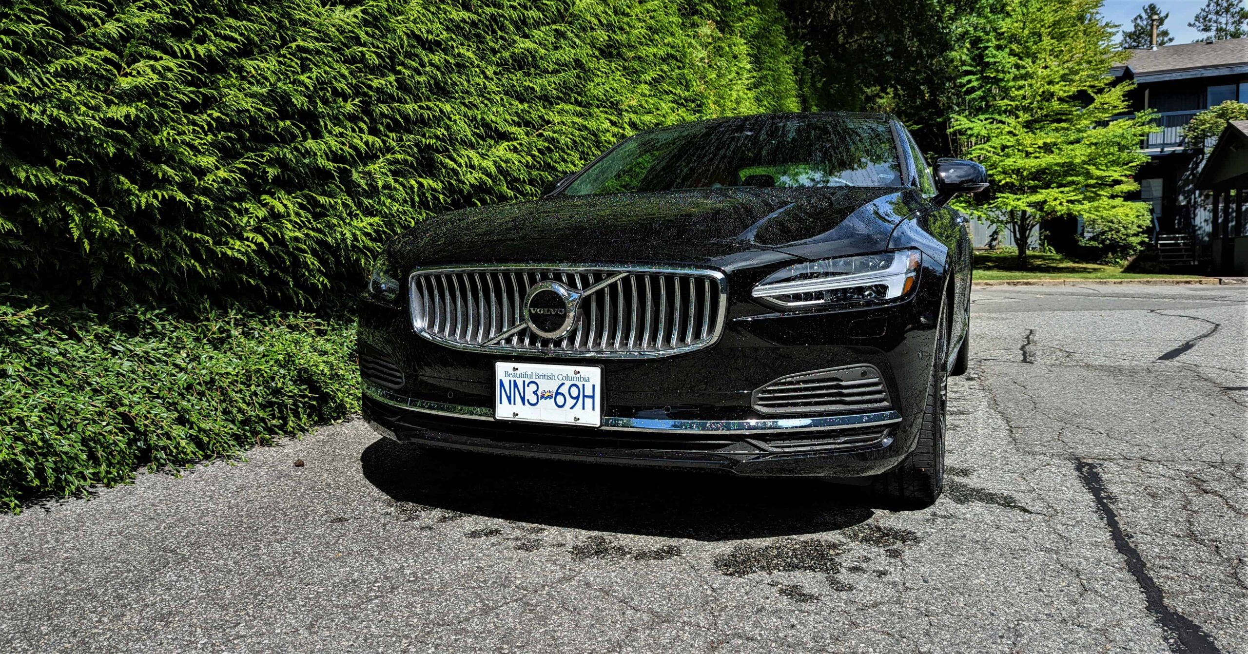 2022 Volvo S90 T8 Recharge front scaled