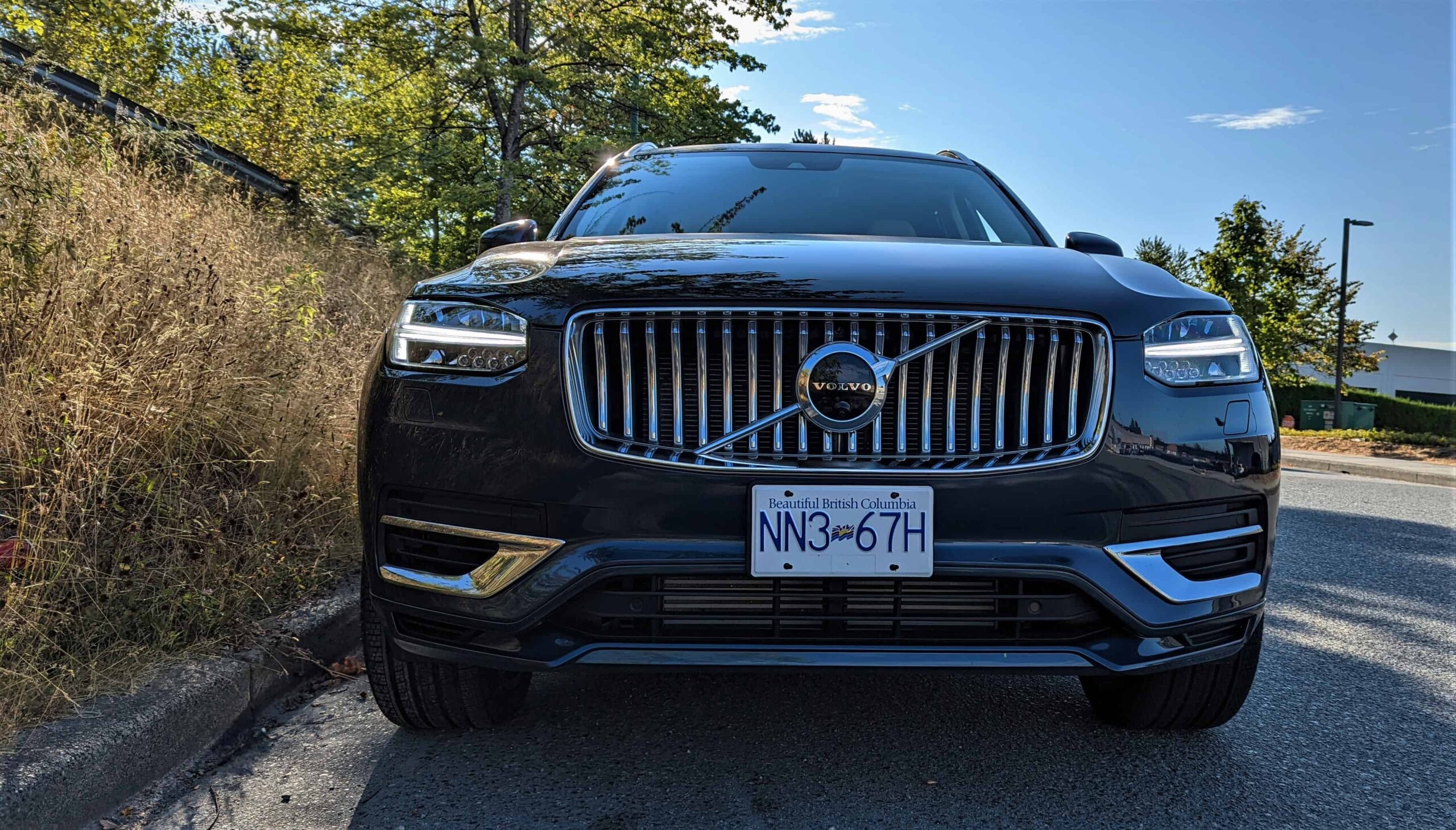 2022 Volvo XC90 Recharge Front scaled